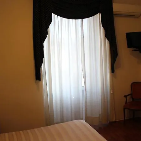 Sole E Luna Couette-café Rome